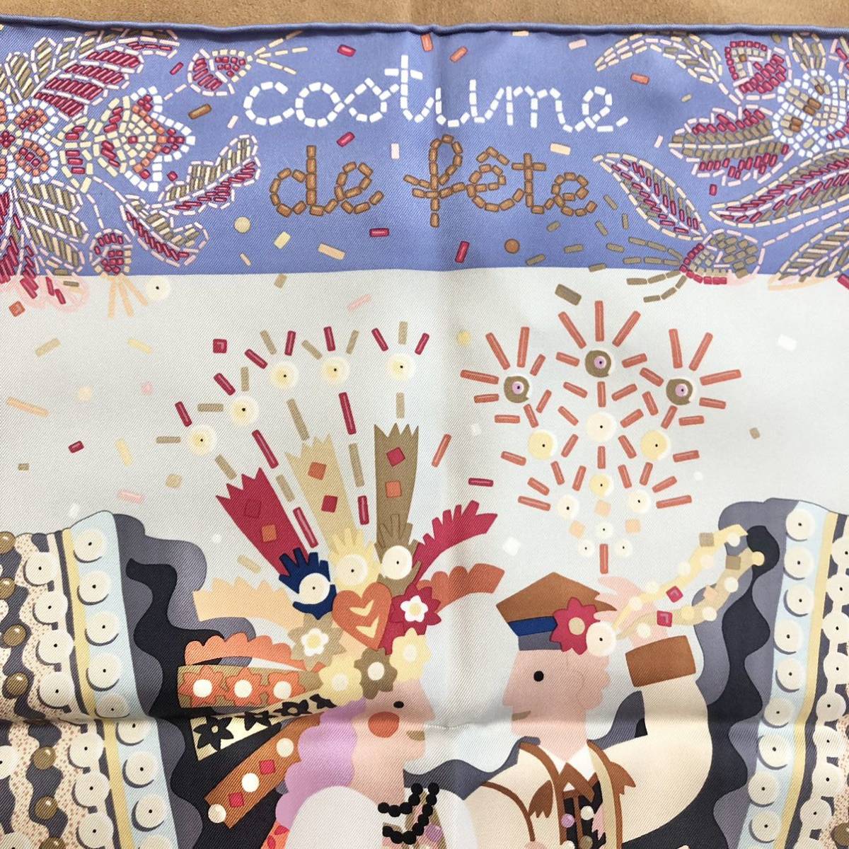 【楽天スーパーセール】 未使用タグ付 HERMES カレ90 コスチューム・ドゥ・フェット Costume de Fete モーヴ / グリ