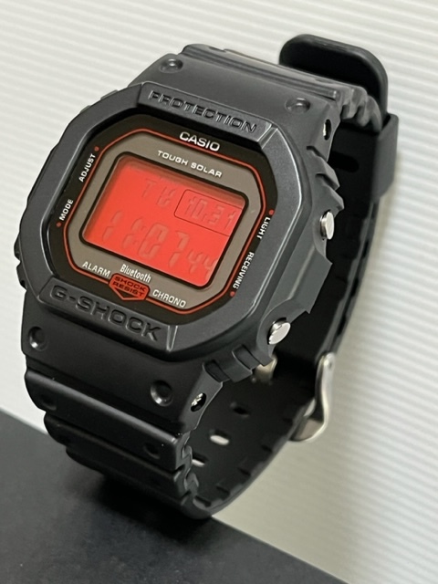 CASIO G-SHOCK GW-B5600AR-1JF　ブラック レッド　Bluetooth　ソーラー電波腕時計　Black and Red Series_画像3