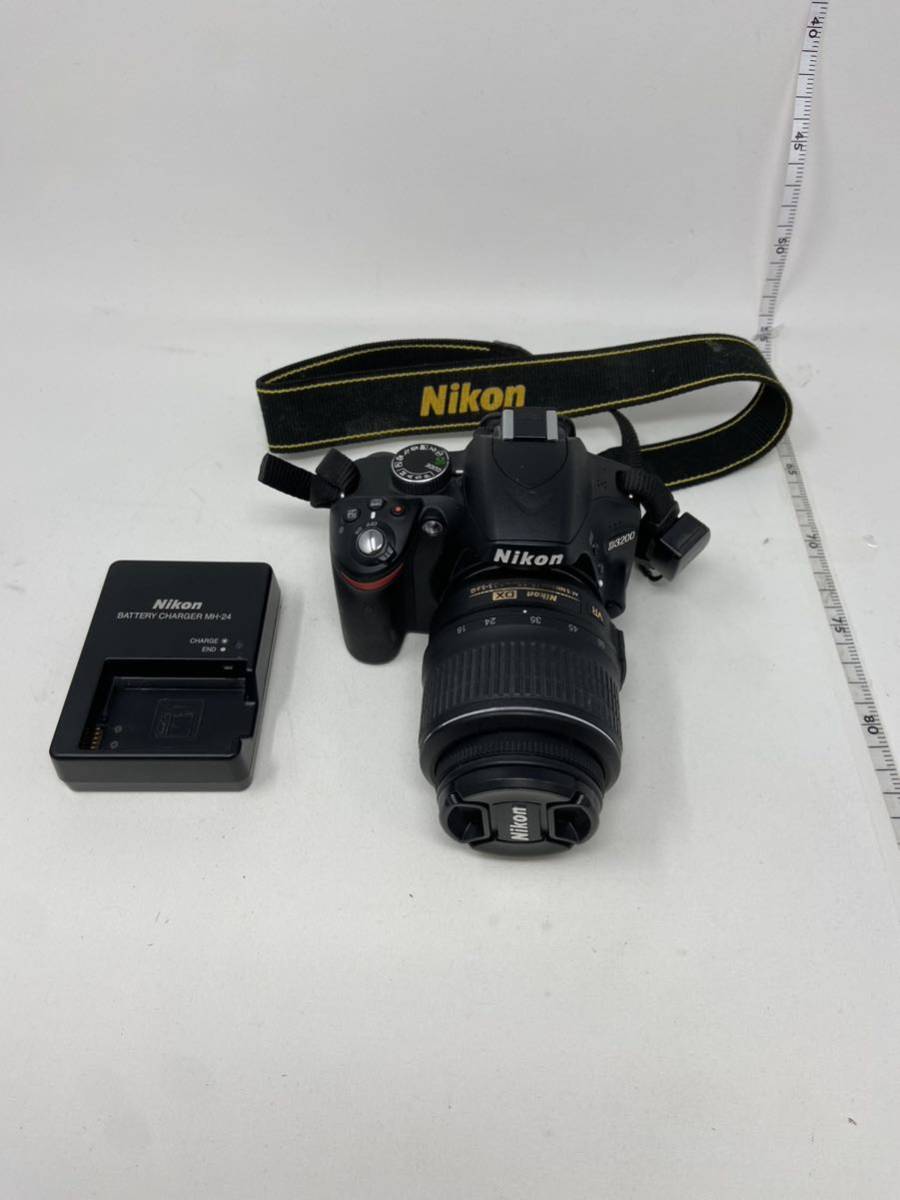 中古Nikon D3200 AF-S DX NIKKOR 18-55mm 一眼レフ デジカメ ボディ 充電器 バッテリー 現状品の画像1