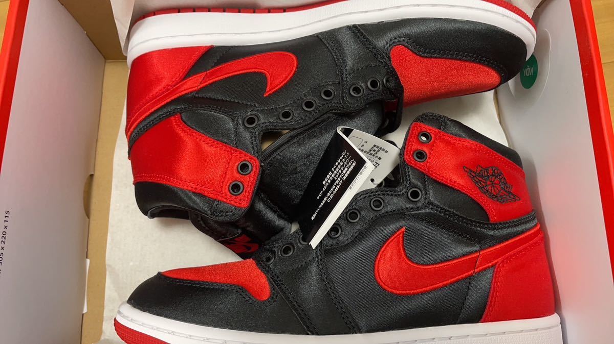 送料無料 新品 24.5cm Nike WMNS Air Jordan 1 Retro High OG Satin Bred JUMPMAN バッグ ナイキ エアジョーダンサテンブレッド FD4810-061_画像2