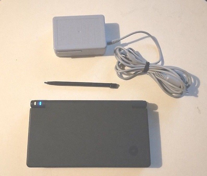 【すぐ遊べる中古品】動作確認済 ニンテンドーDSi ブラック 本体 充電器付き 