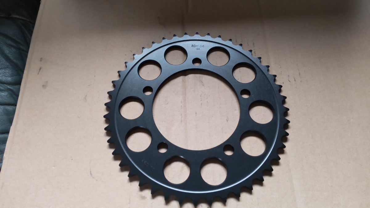 未使用品 BMW S1000RR用 サンスター製軽量スプロケット RD-108 44T 520size S1000R S1000XR コンバート ブラックカラー