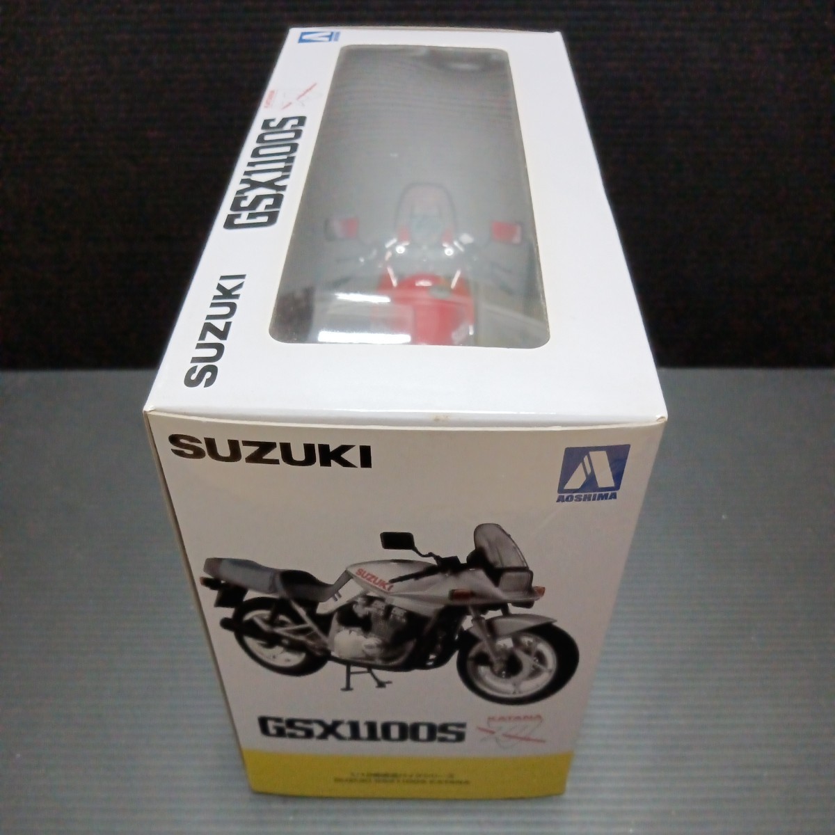 ● アオシマ「1/12 GSX1100S 」KATANA 　赤／銀 ミニカー 完成品バイク　SUZUKI　ダイキャスト　_画像5