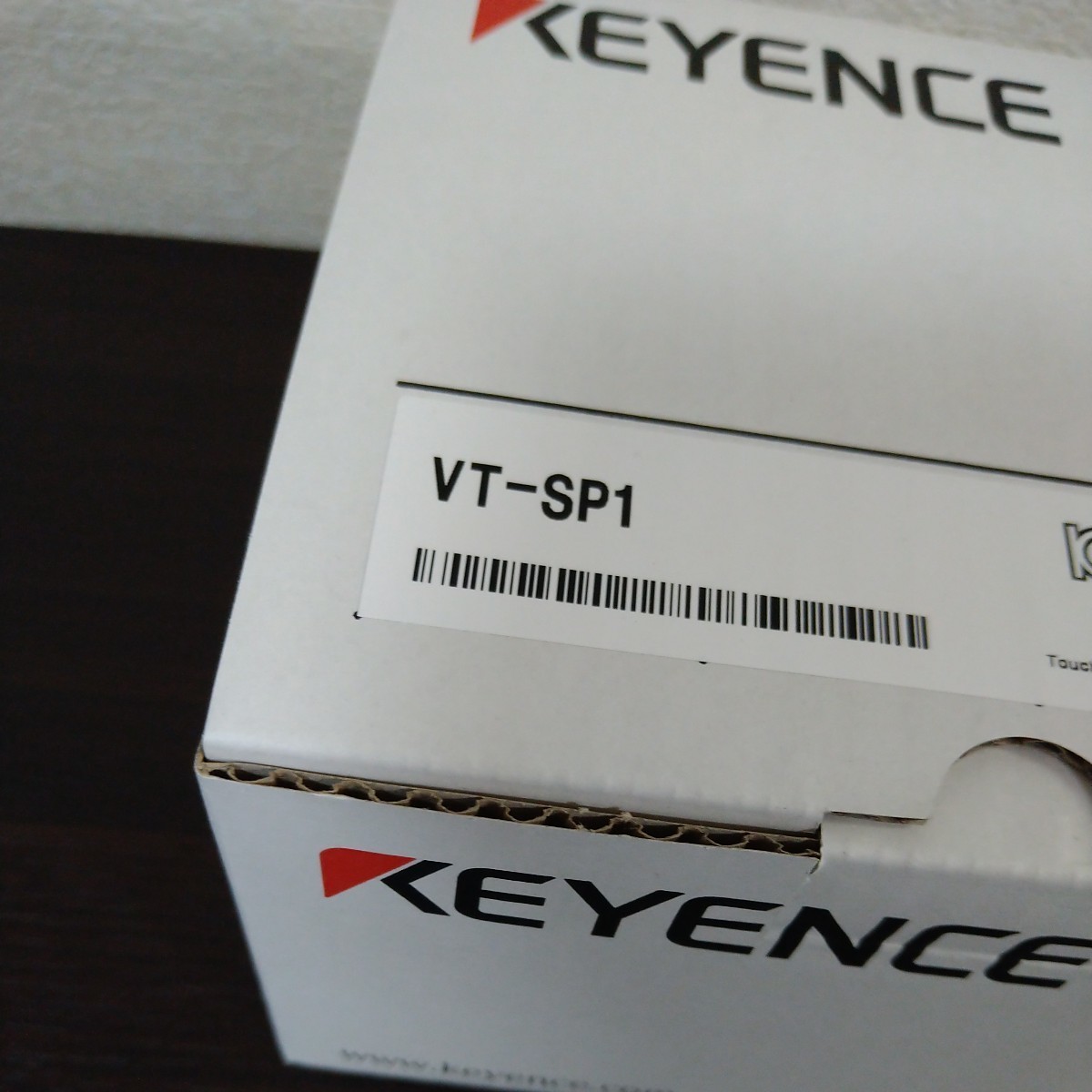 新品 未使用 KEYENCE VT-SP1 盤面取付アンプ 内蔵スピーカ アンプ内蔵 キーエンス　_画像2