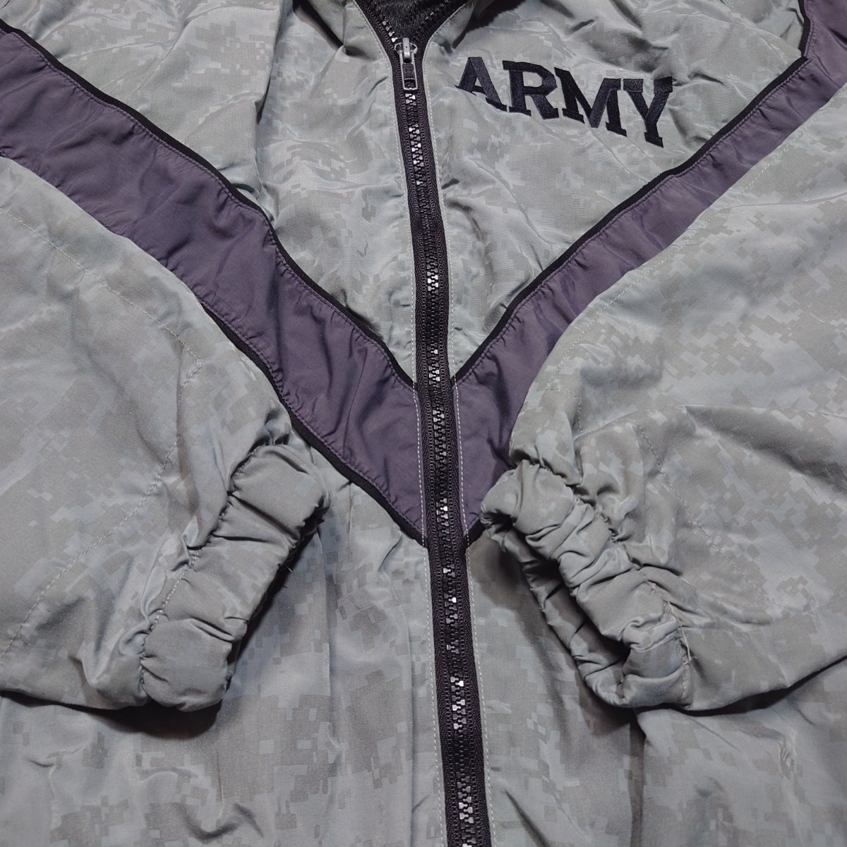 US ARMY ビッグロゴ刺繍 デジカモ トレーニングジャケット 古着ミリタリー-