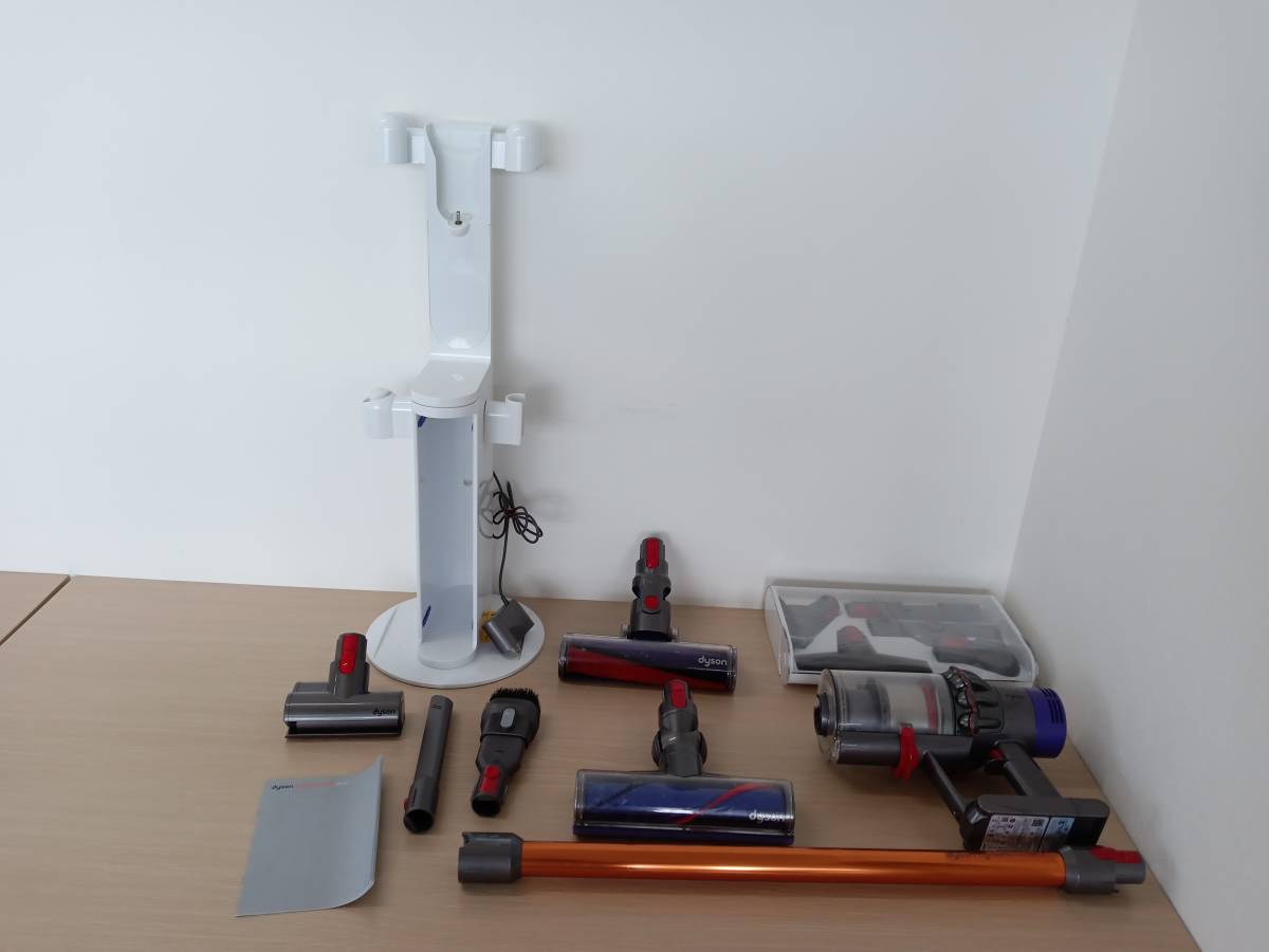 人気が高い 【EM266】dyson ダイソン コードレスクリーナー 2022年製 SV12 コードレスタイプ 人気が高い 【EM266】dyson ダイソン コードレスクリーナー 2022年製 SV12 コードレスタイプ