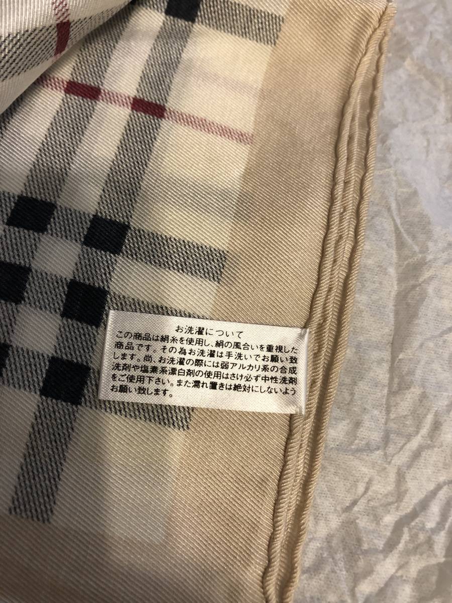 ★新品タグ付き　BURBERRYバーバリー　シルクコットン　大判ハンカチ　58×58ｃｍ　ノバチェック　ミニスカーフ★_画像4