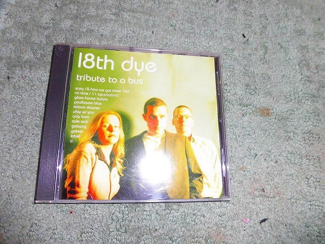 Y155 CD 18th dye Tribute to a Bus　海外版(輸入盤) 盤うすくきずがありますが聴くのに支障ありません　全12曲入り　_画像1