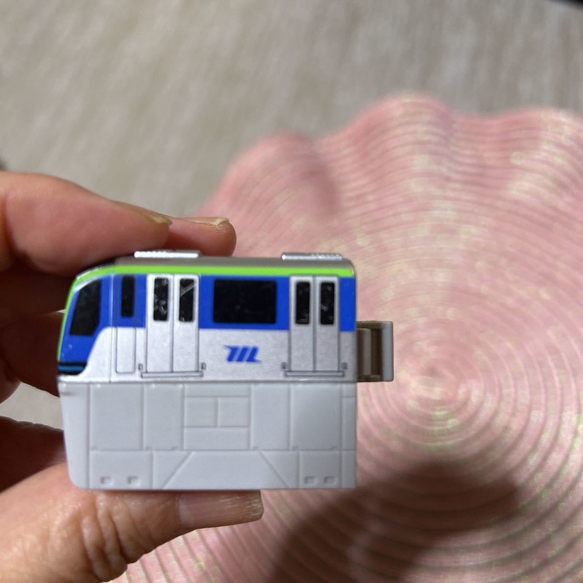 # Capsule Plarail [ Tokyo mono rail 10000 shape ] vehicle ....