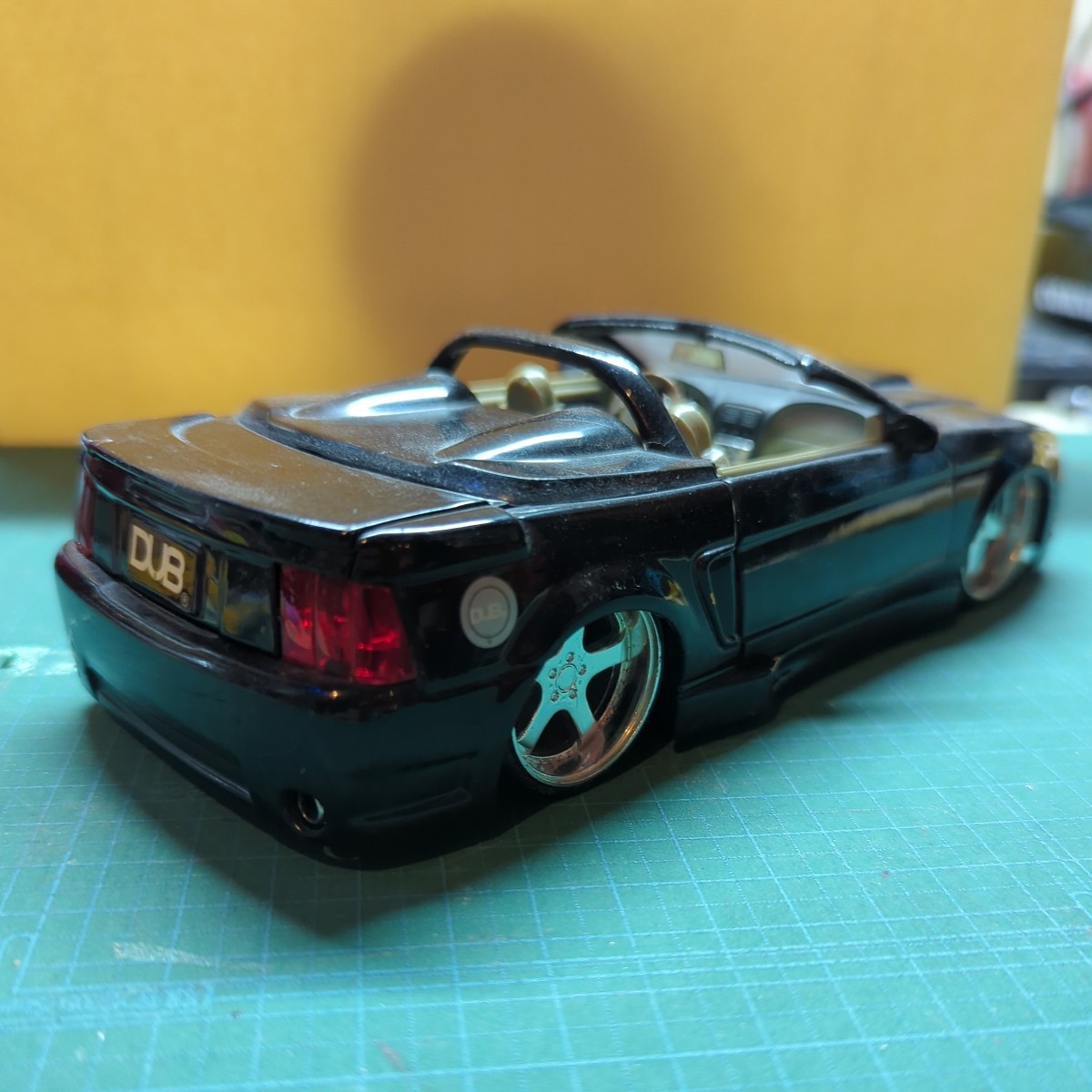 ジェイダトイズ☆JADA TOYS☆1/24☆2002 FORD MUSTANG☆フォード マスタング オープンカー☆ミニカー☆アメリカン雑貨_画像4