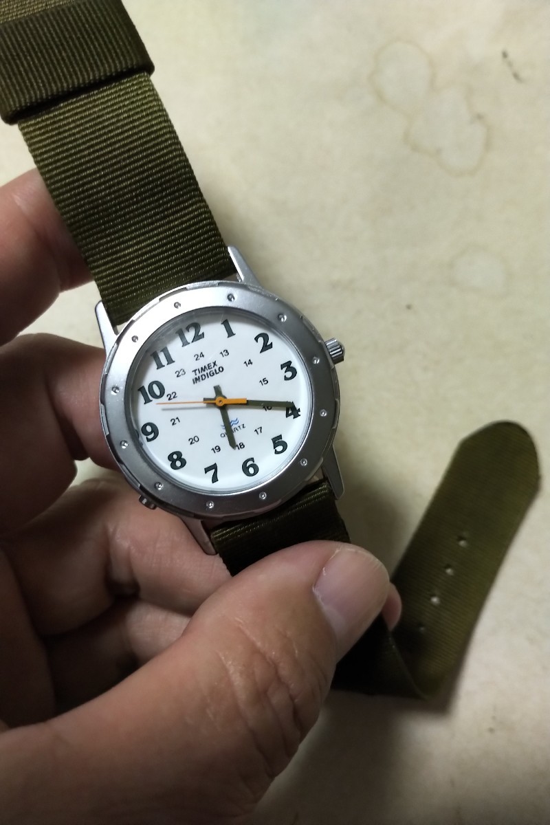 タイメックス TIMEX INDIGLO 電池交換済み 33mm キャンパー カッコいい 純正ナイロンベルト仕様_画像6