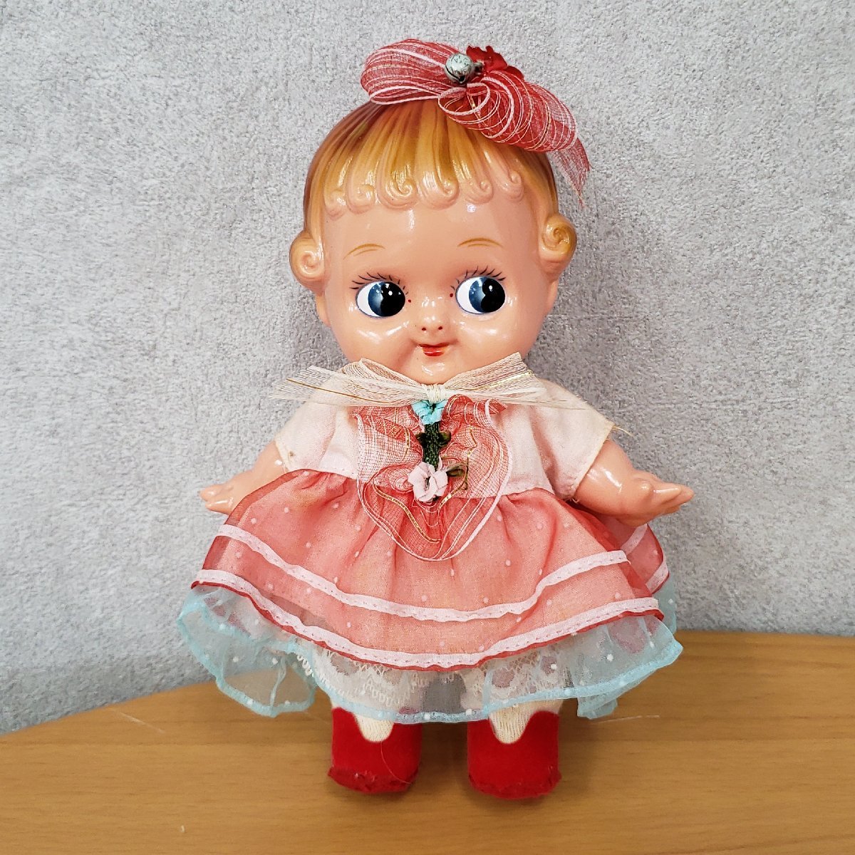 お歳暮・冬ギフト特集2024 セキグチセルロイド人形ドレス姿の少女全長20cm 箱付当時物 キューピー