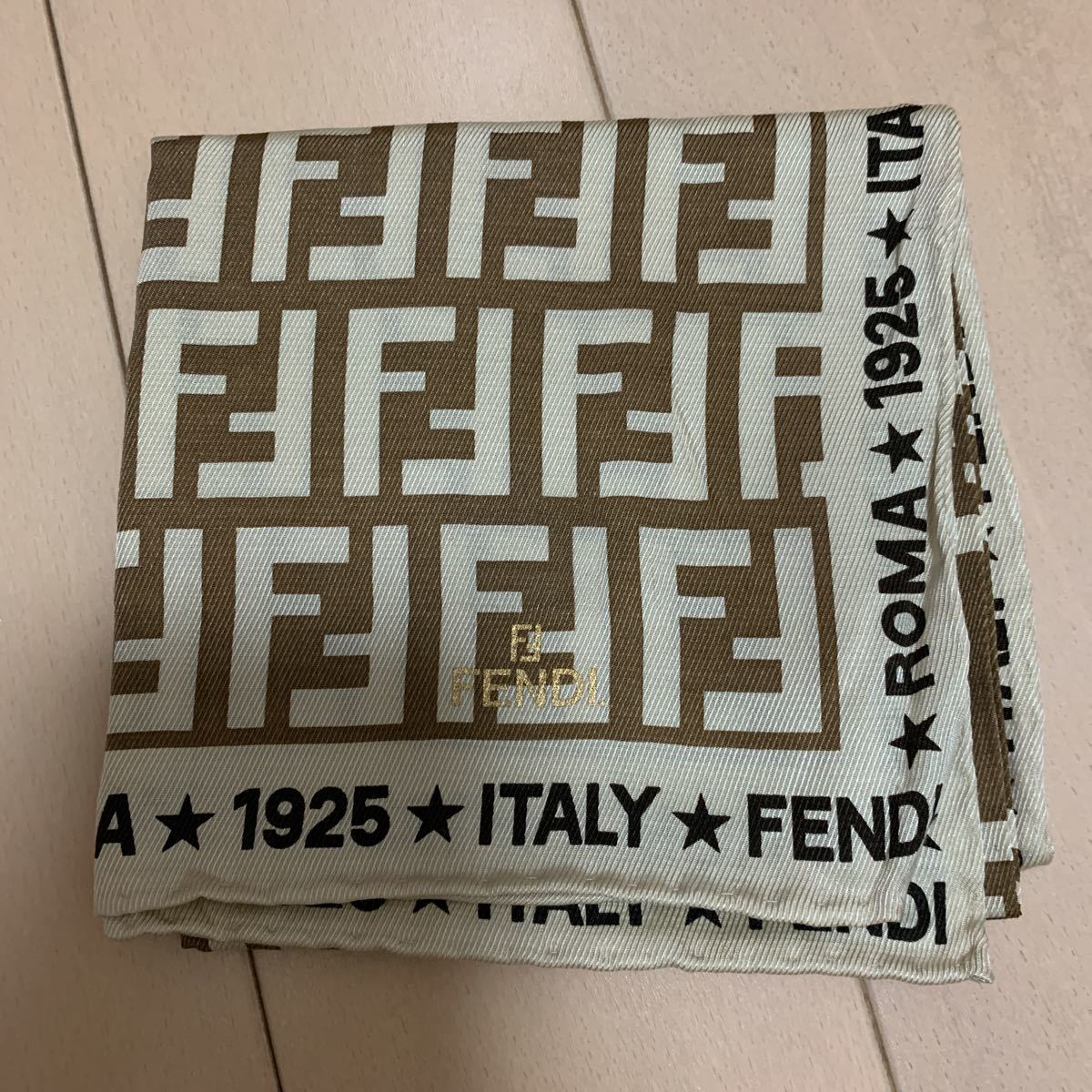 FENDI フェンディ 大判ハンカチ ズッカ柄 シルク&コットン_画像1