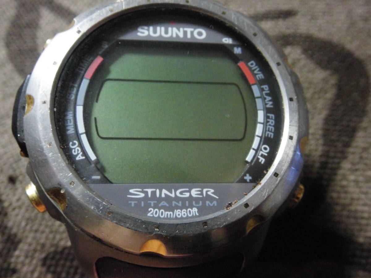 Suunto Stinger スント スティンガー 200ｍ チタン 腕時計-