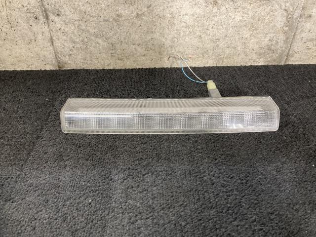 即決　キャスト DBA-LA250S ハイマウントストップランプ H28　LED(点灯確認済み)　81570-B2430_画像1