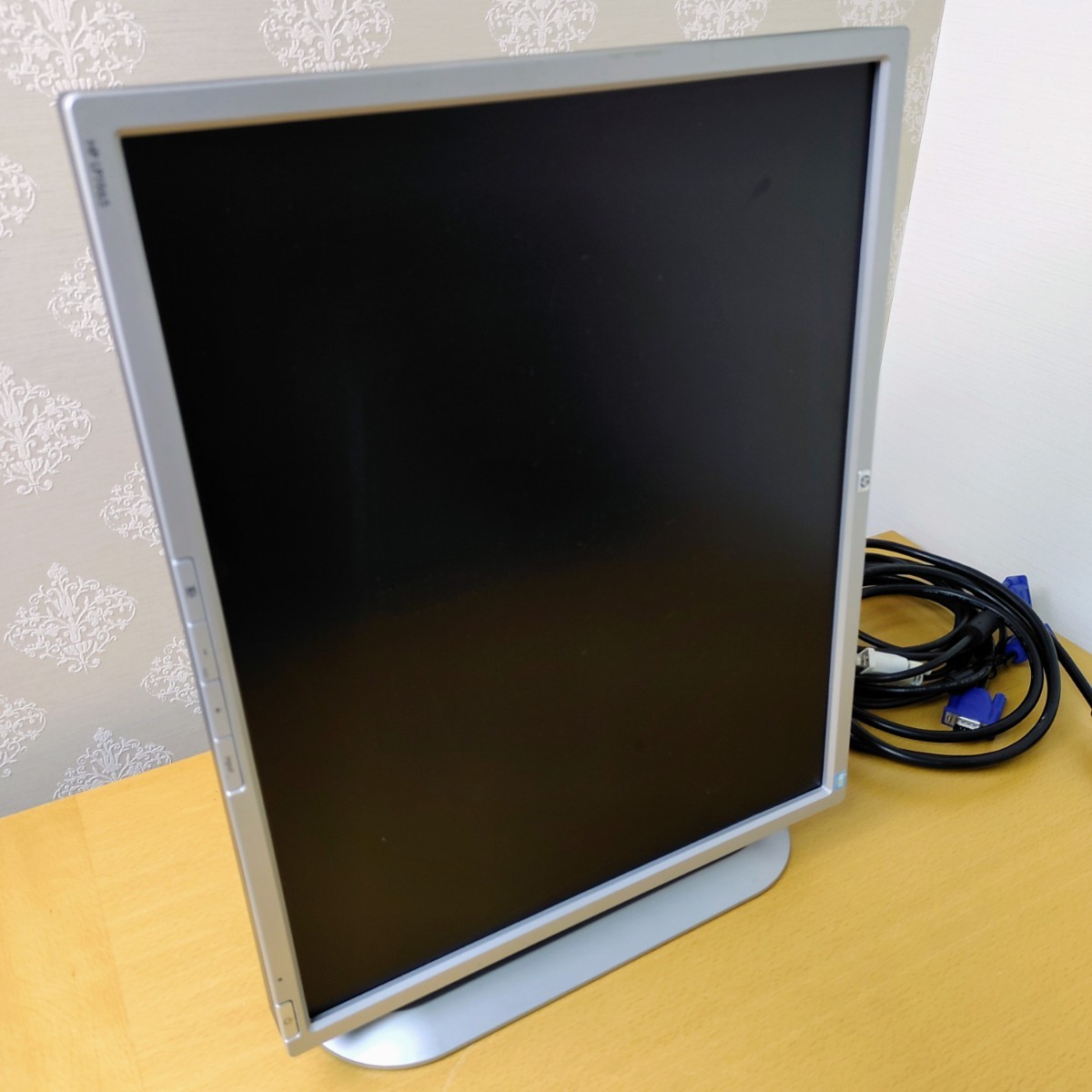 HP*19 inch liquid crystal monitor LP1965 SXGA 1280×1024 length width use yawing OK 2way silver dual display hyu- let * paker do