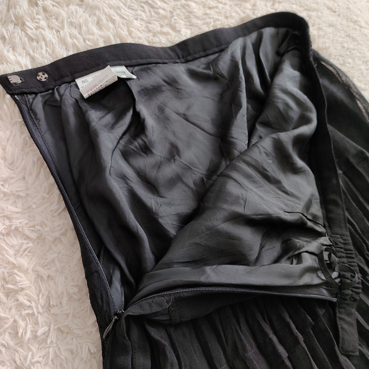【キレイめ】ロングプリーツスカート　Mサイズ　BLACK ブラック 黒　permity　体型カバー