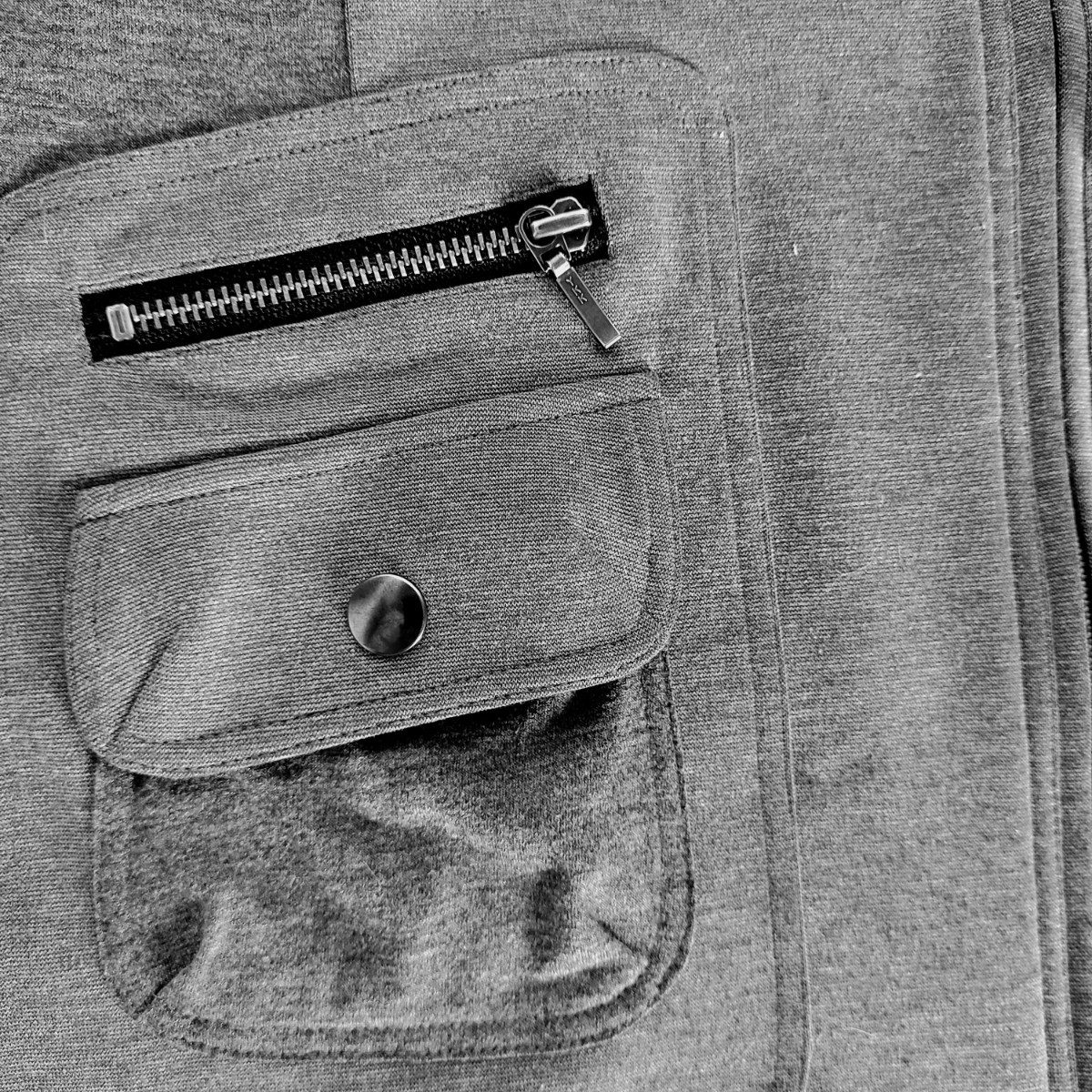【美品】priverite☆フルジップジャケット　Gray グレー 灰色　無地　切替　カットソー　ジップポケット　袖ボタン　薄手　男女兼用_画像8