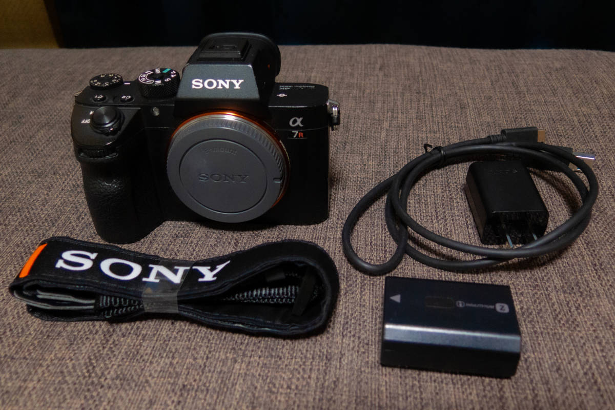 正規品販売！ 中古品!! SONY α7R III ボディ ILCE-7RM3【SDカード64GB