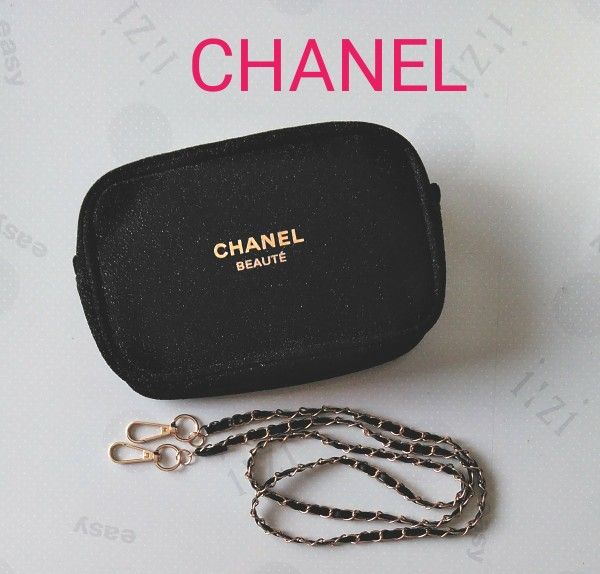 CHANEL シャネル 2020年ホリデー限定ノベルティバッグ 黒ポーチ CHANEL シャネル 2020年ホリデー限定ノベルティバッグ 黒ポーチ