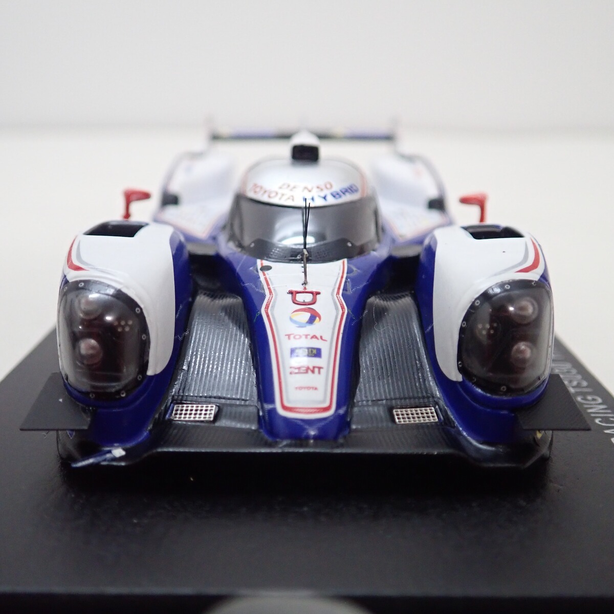 ☆スパーク 1/43 トヨタレーシングTS030 ハイブリッド 2013 ラウンチカー Spark TOYOTA RACING サイン入り【DK；X20230101-G3033_画像4