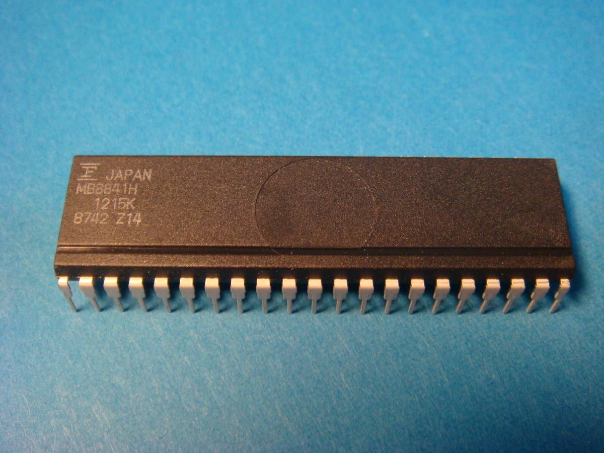 集積回路 IC 富士通　Fujitsu MB8841H 1215K 8742 Z14　NOS 未使用品 42-PIN 42ピン　細長 多足 ムカデ足_画像1