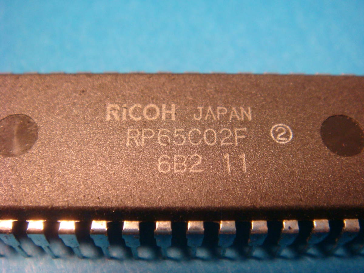 集積回路 IC RICOH JAPAN RP65CO2F 6B2 11 NOS 未使用品 RP65CO2 40-PIN 40ピン　細長 多足 ムカデ足_画像2