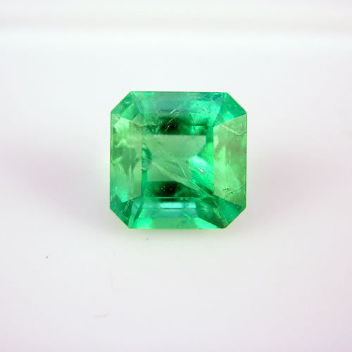 手数料安い 宝石ソーティング付き 天然 エメラルド（緑色） 0.548ct 縦