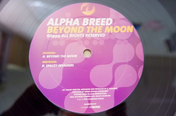 E2-299＜12inch/蘭盤/美盤＞Alpha Breed / Beyond The Moon_画像4