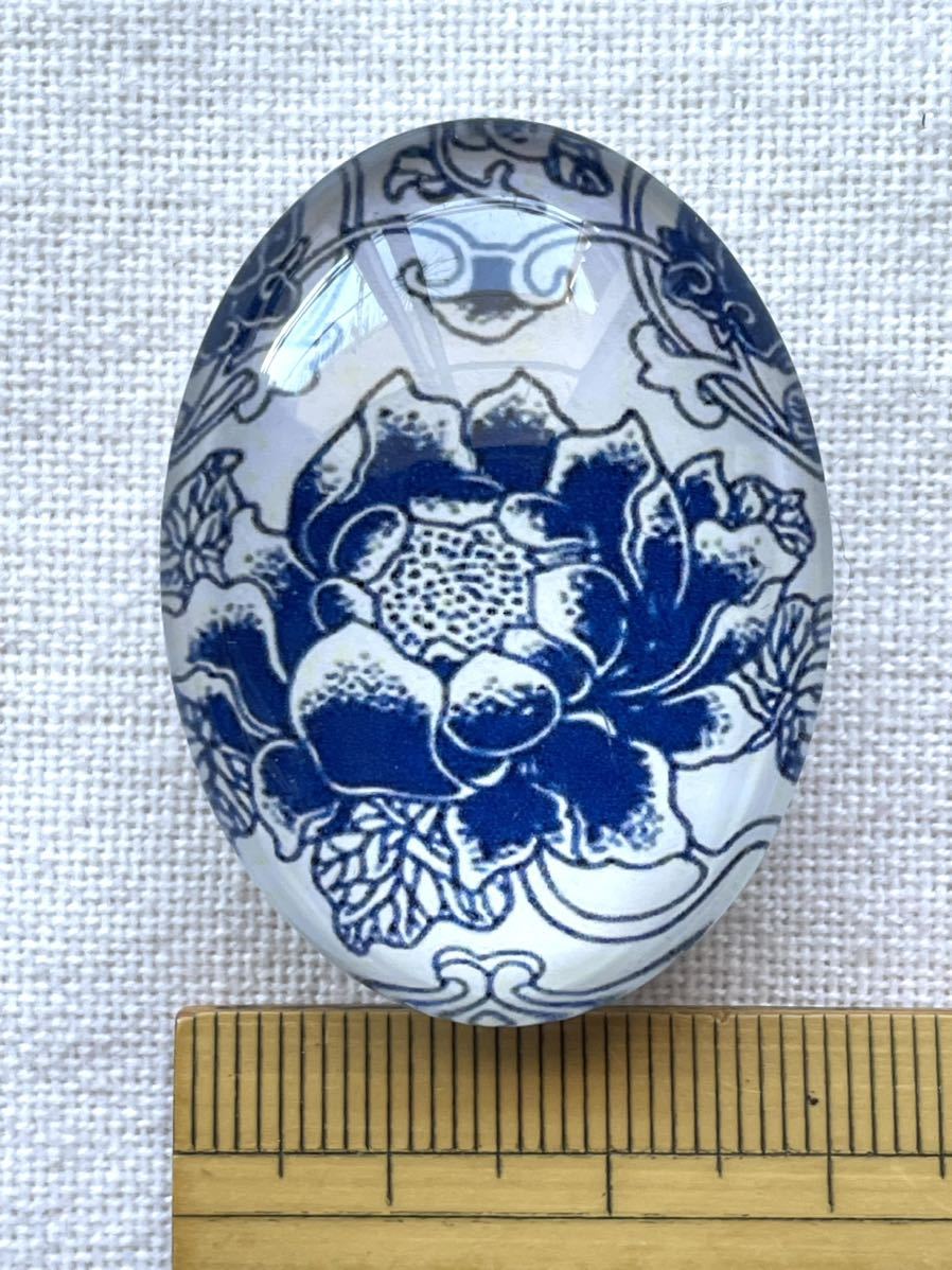NO.1148 帯留め ガラス製 青い花 リメイク品(帯留 帯飾り 和装小物 )ハンドメイド品