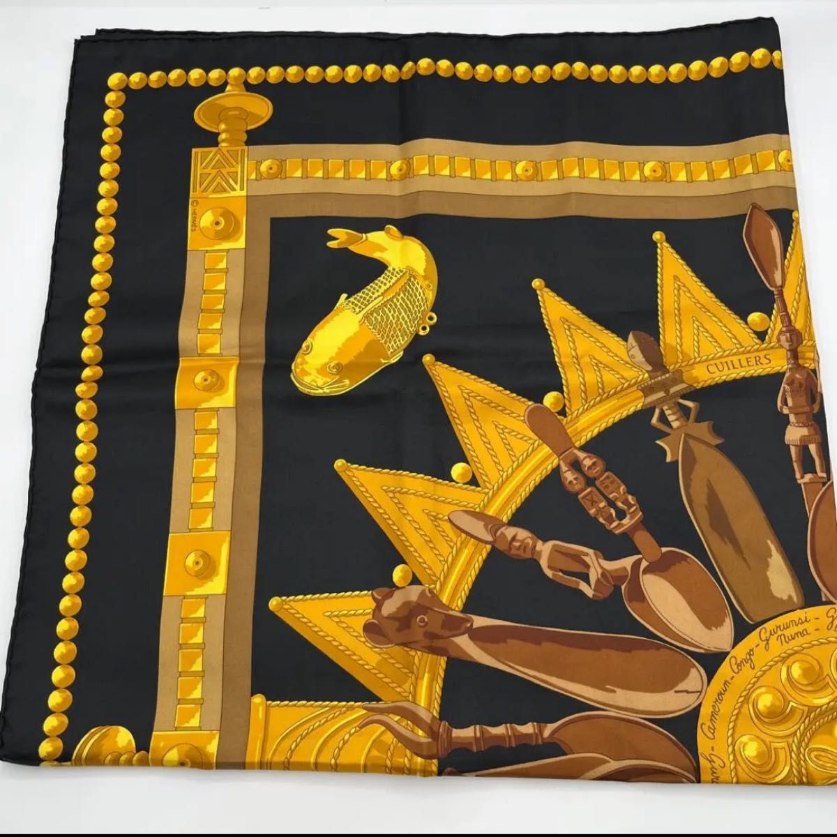 HERMES　エルメス　カレ90　スカーフ　アフリカのスプーン　レディース