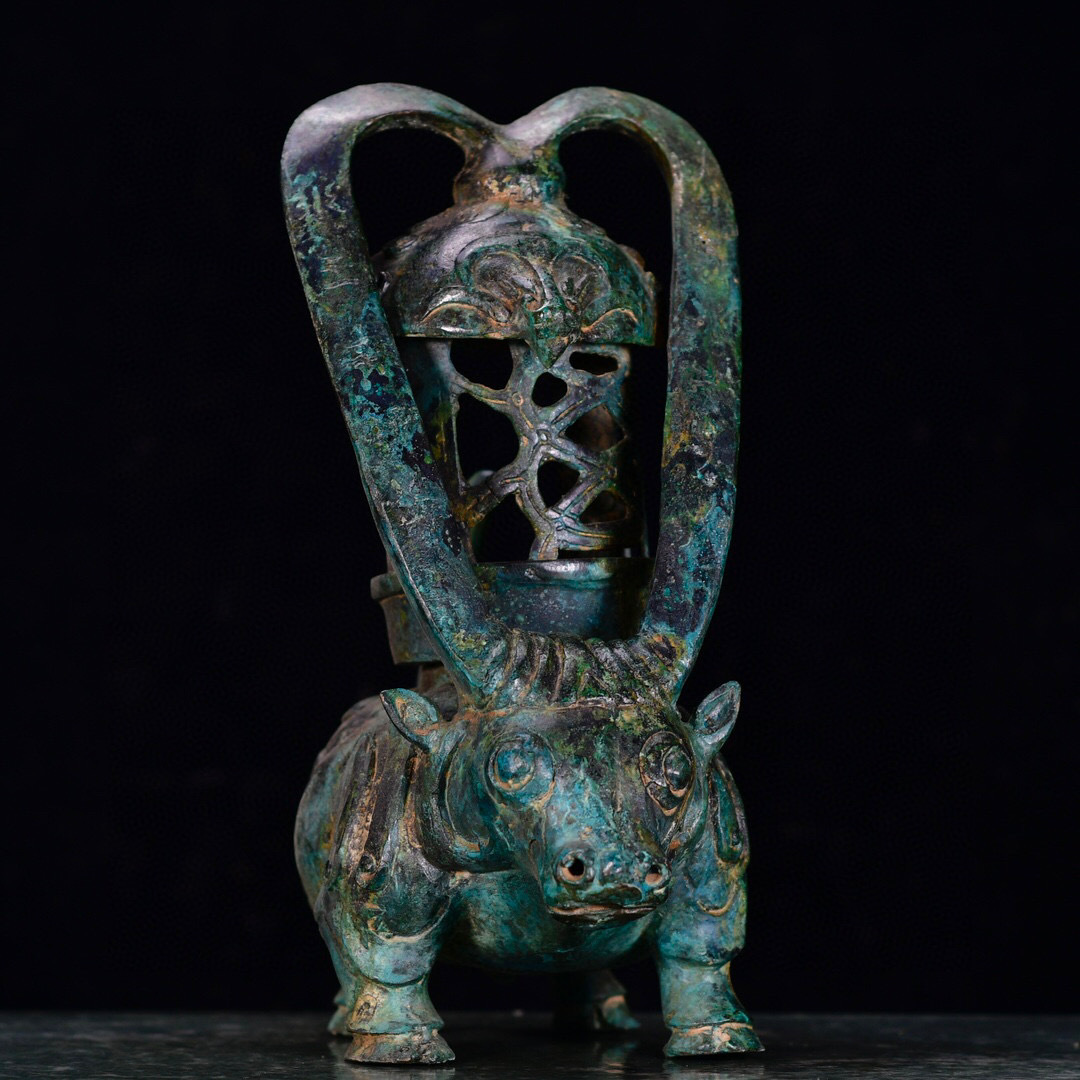 『漢・青銅器彫・牛燈』極細工 置物 古賞物 中国古玩 中国古美術