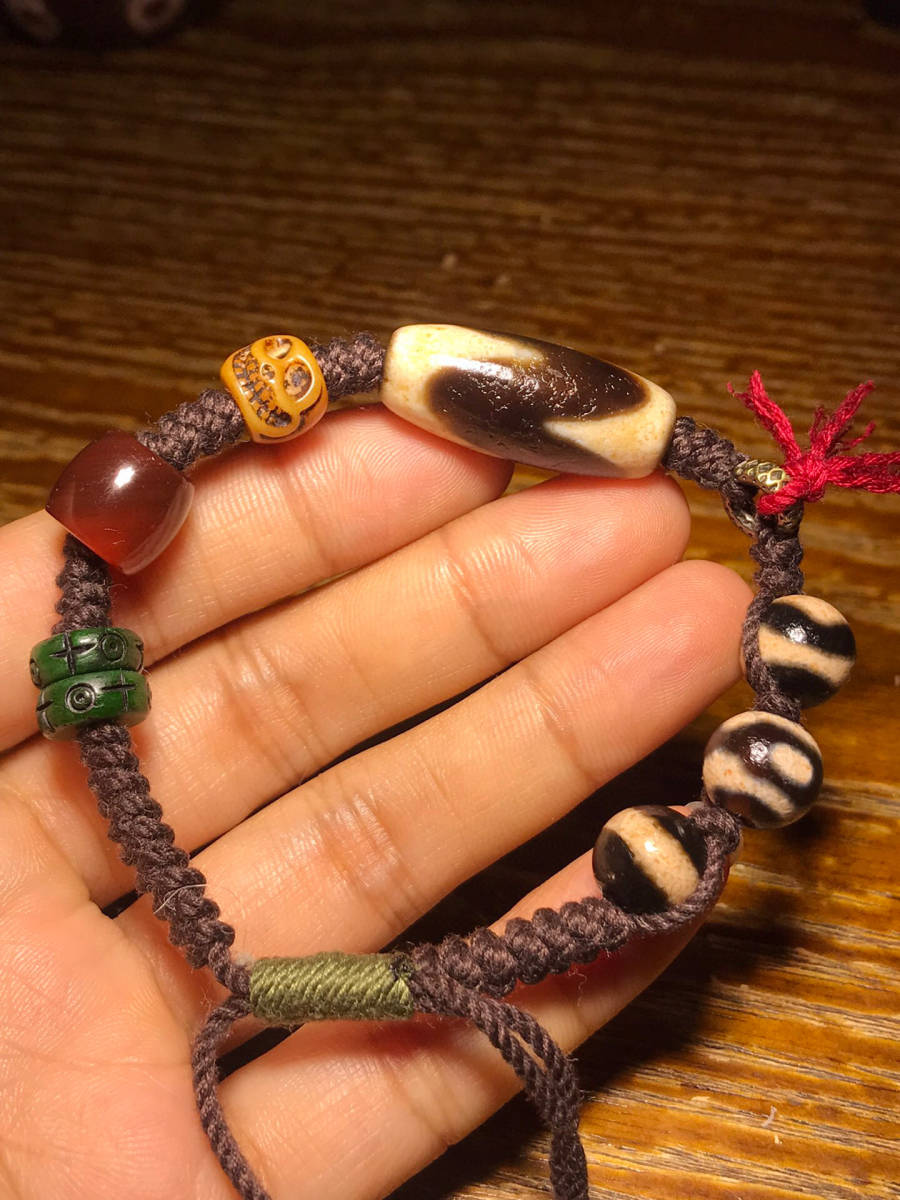 清・古瑪瑙彫・虎牙天珠多寶手串・根付・裝身具』極細工 置物古賞物