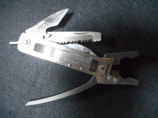 ナイフ ソグ SOG プライヤー 付き 重量感あり ペンチ 等 釣り ナイフ ソグ SOG プライヤー 付き 重量感あり ペンチ 等 釣り