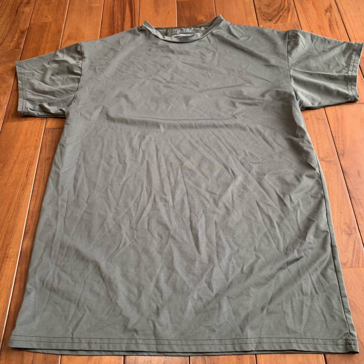沖縄 米軍放出品　Dryons アンダーシャツ Tシャツ トレーニング　ランニング　OD MEIDUM (管理番号AB207)_画像1