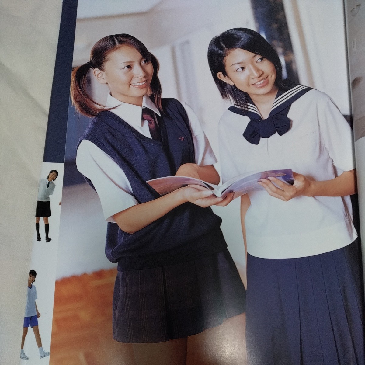 本物 制服・スク水・体操服】 女子高制服図鑑2004年版 初版 本物 制服・スク水・体操服】 女子高制服図鑑2004年版 初版