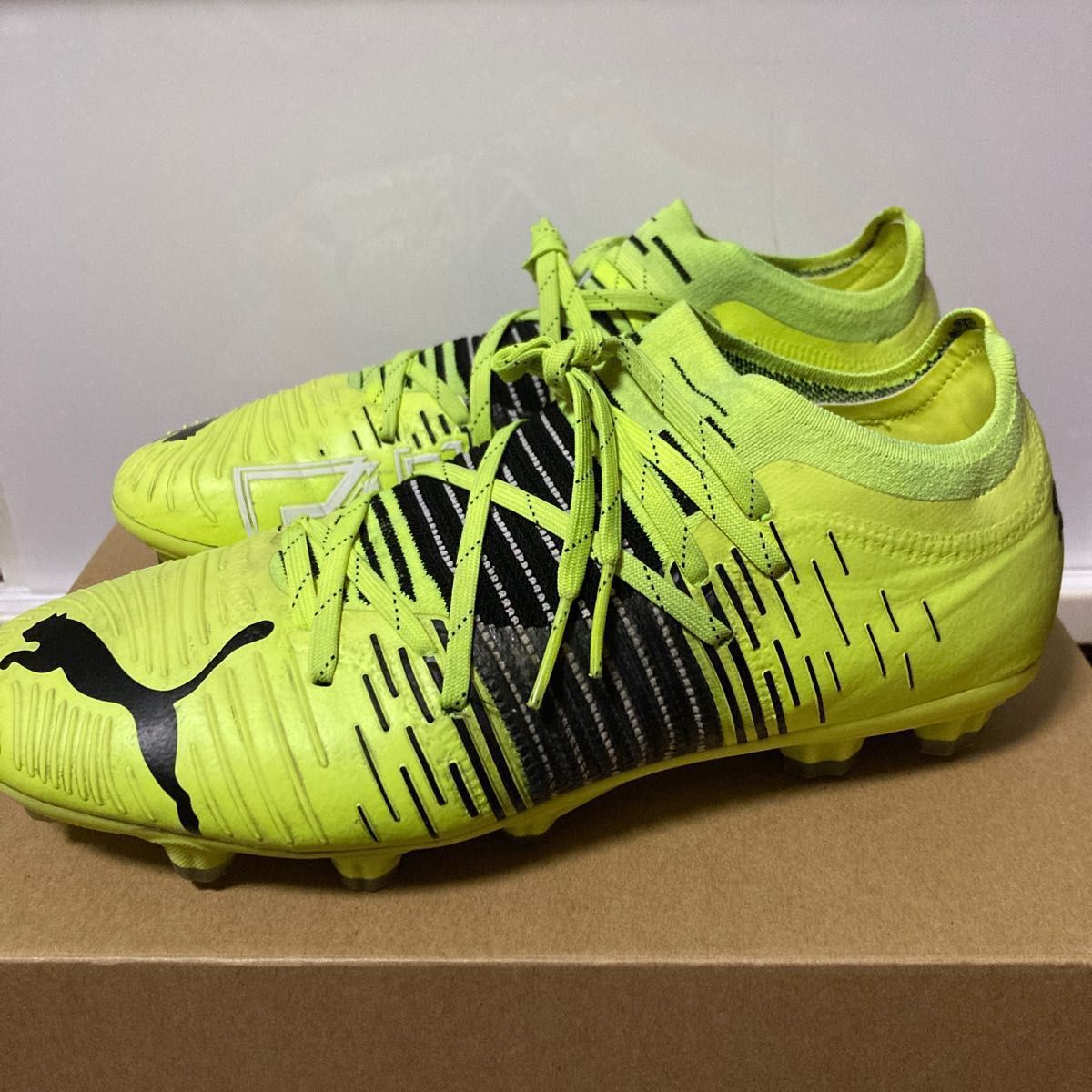 【PUMAプーマ】フューチャー Z 2.1 HGサッカースパイク　27センチ