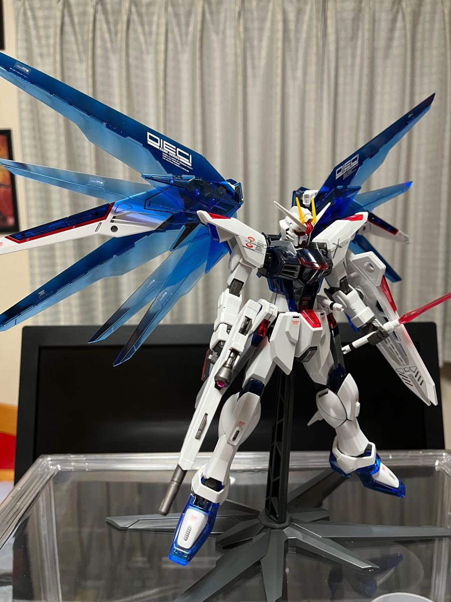 MGフリーダムガンダムソリッドクリア塗装済み完成品+おまけ MGフリーダムガンダムソリッドクリア塗装済み完成品+おまけ