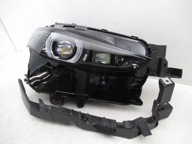 【即決有】 マツダ CX-30 DM8P DMEP DMFP 純正 右 ヘッドライト LED ステー付き STANLEY W5546 (n088602)の画像1