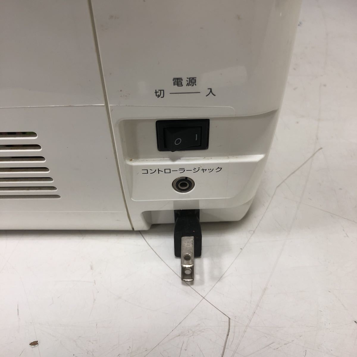 【ジャンク品】10-79 brother ブラザー コンピュータミシン SENSIA 3000 CPS50 説明書付き VHSビデオ使いこなしガイド付き 通電確認済み_画像10