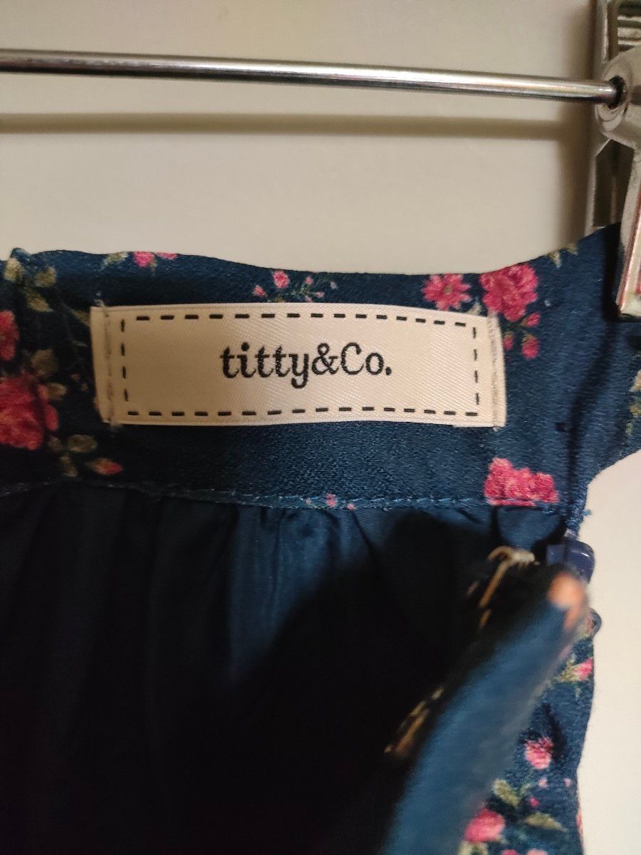レディース titty&Co. ティティアンドコー ロングスカート サイズS 数回使用 小花柄レディース 裏地あり