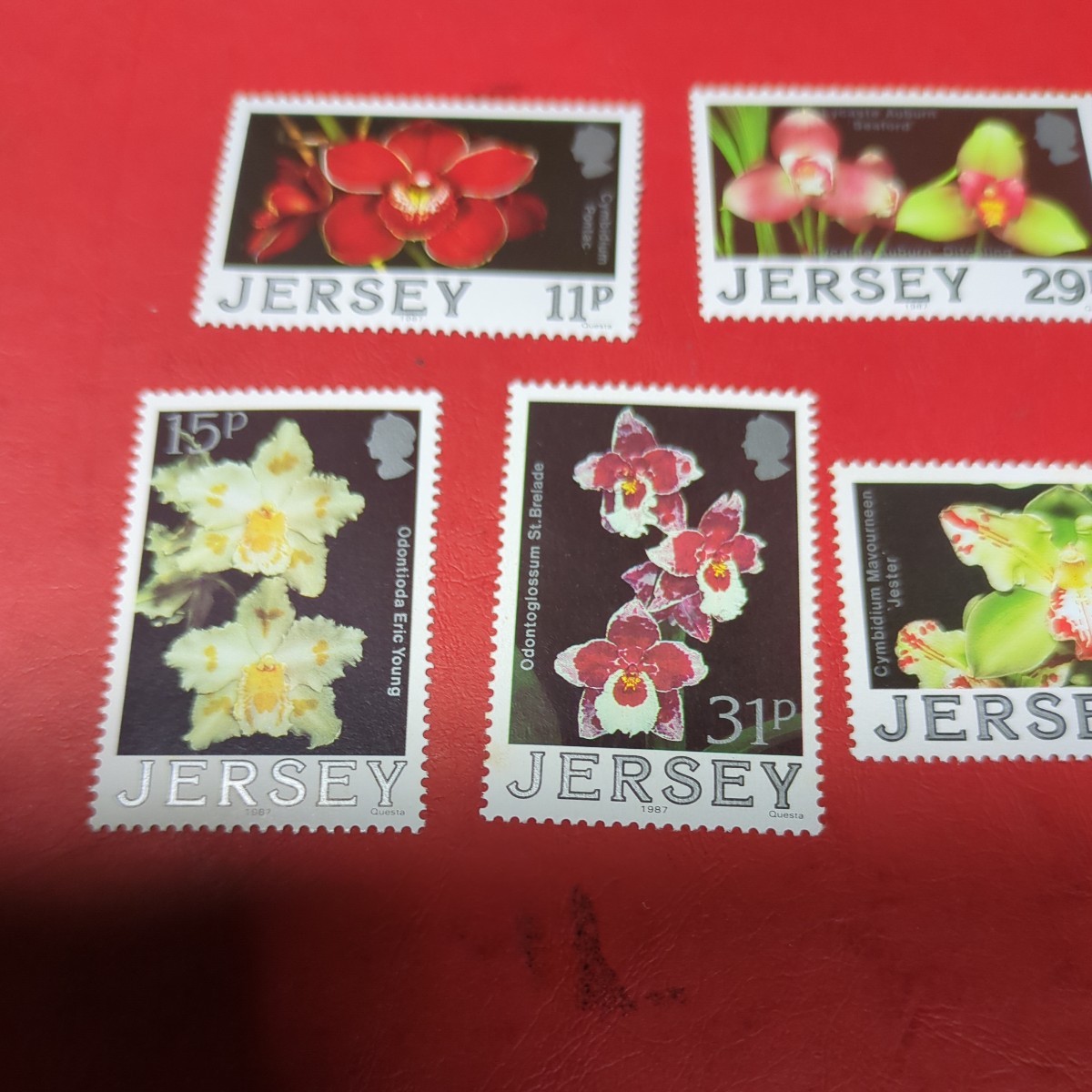 イギリス・ジャージ記念切手 「ラン」 未使用  1987年  4種揃 軽いシミありますの画像2