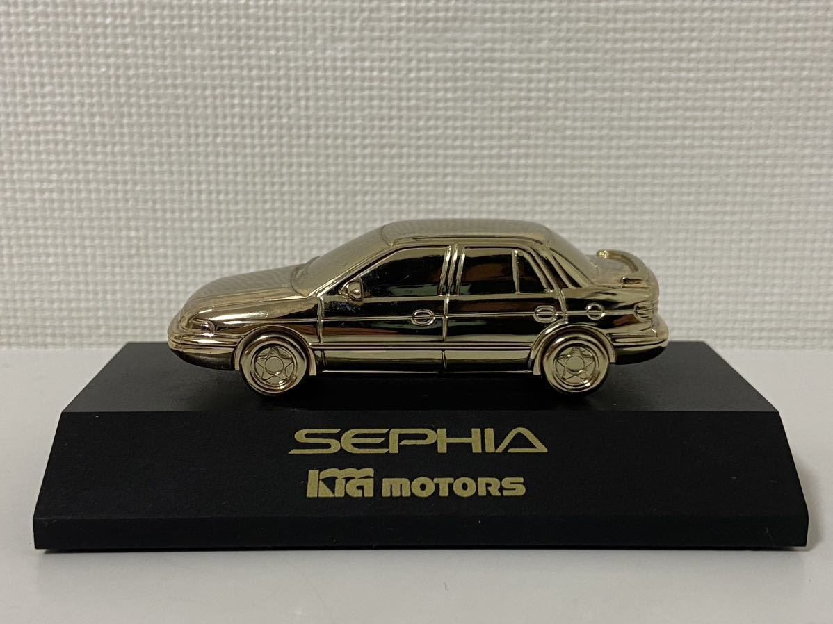 約1/64 起亜 初代セフィア ミニチュア 置物 金メッキ Kia motors SEPHIA 非売品 トミカサイズ ディーラー特注 キア インゴット 韓国 激レア