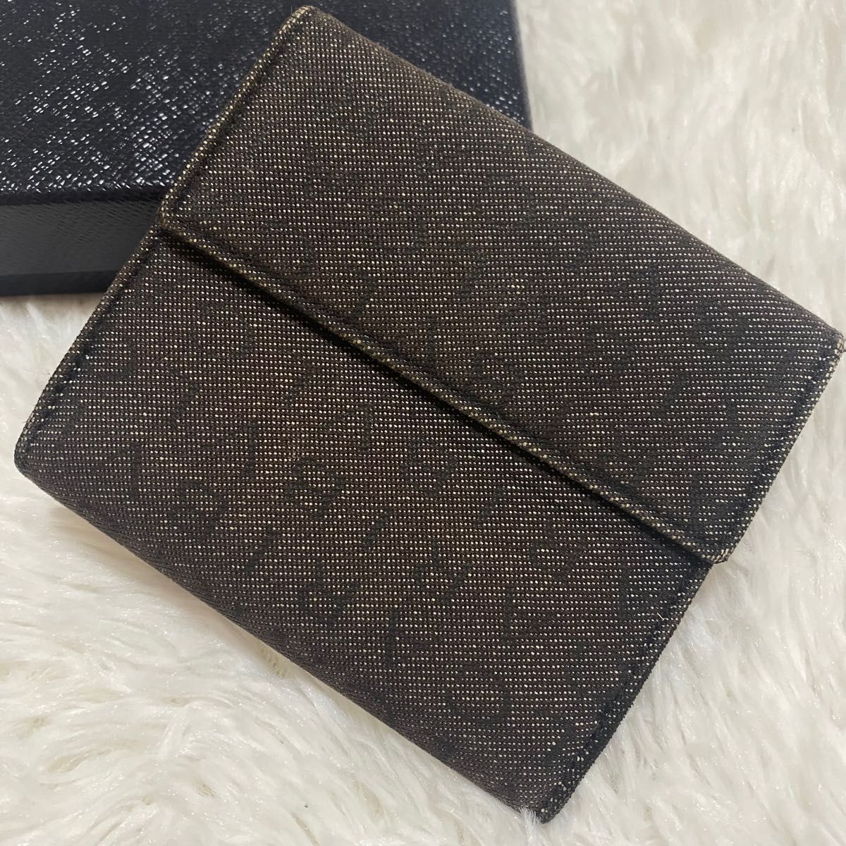 極美品 ＊ BVLGARI ブルガリ ロゴマニア 二つ折り財布 ブラック