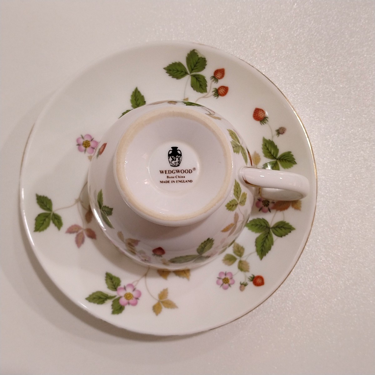 M10056　WEDGWOOD　ウエッジウッド　ワイルドストロベリー　カップ＆ソーサー　１客セット　洋食器_画像10