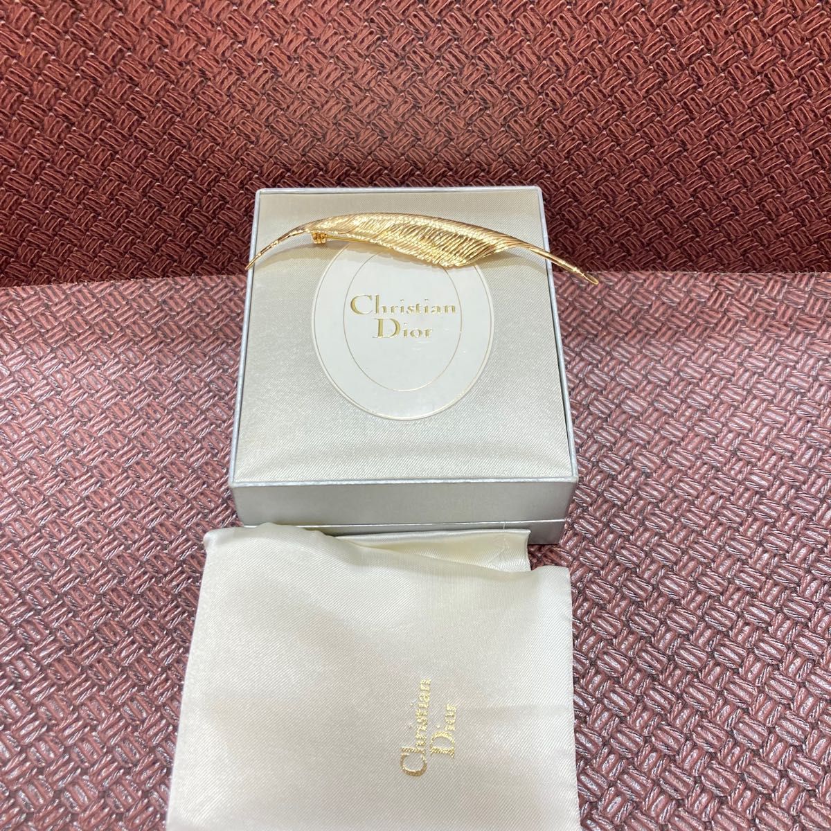 Christian Dior クリスチャンディオール ブローチ レディース 小物 リーフ ゴールドカラー ブランド 箱付き 保存袋