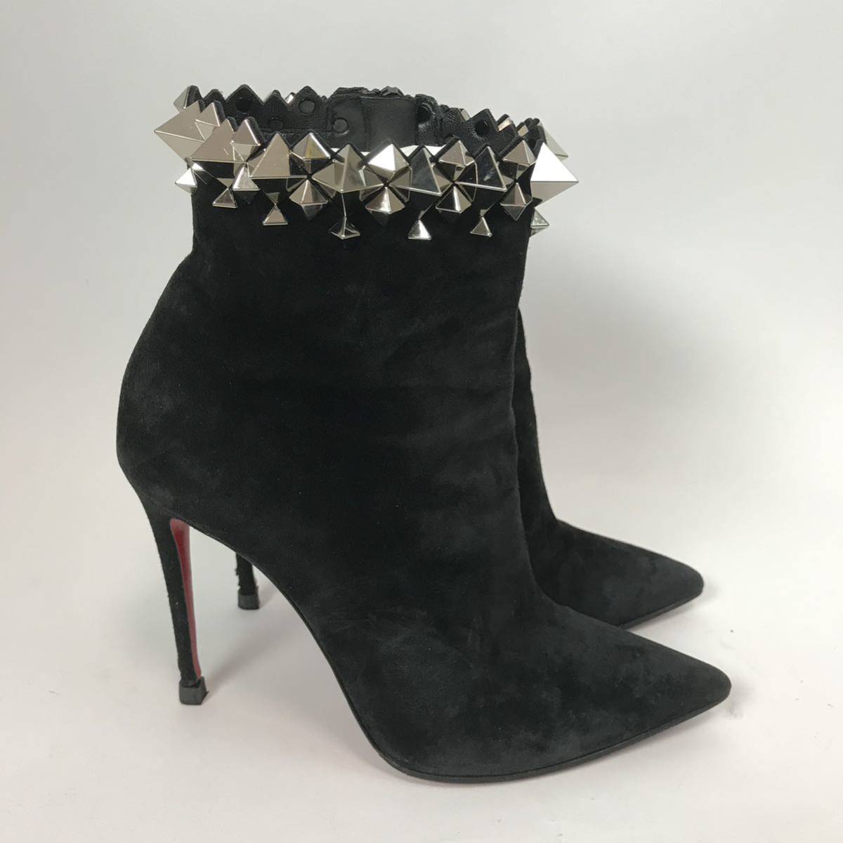 c294 Christian Louboutin ルブタン スタッズ ショートブーツ スエードレザー ブラック ピンヒール 35.5 イタリア製 正規品 レディース_画像3