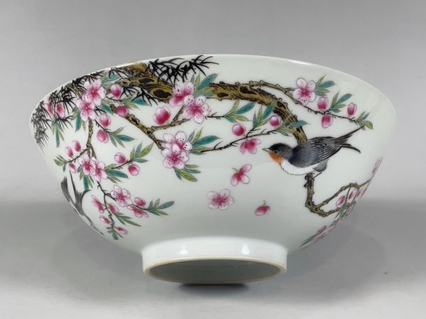 ブランドのギフト陶磁器雍正年製古びた蔵『清琺瑯彩花鳥碗』極細工中国