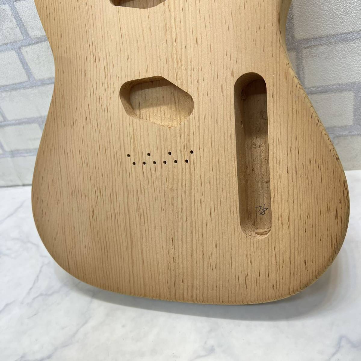 未使用 warmoth ボディ 未塗装 ギター 模様 ワーモス 134_画像3