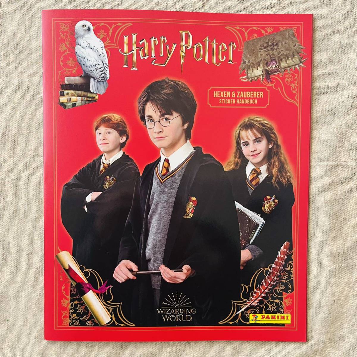 新品送料無料　Harry Potter ハリーポッター　ステッカーアルバム　ポスター付き